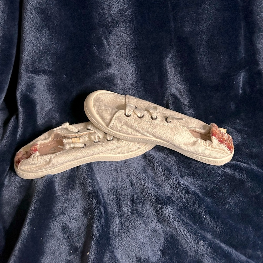 Slip on shoes; lace free